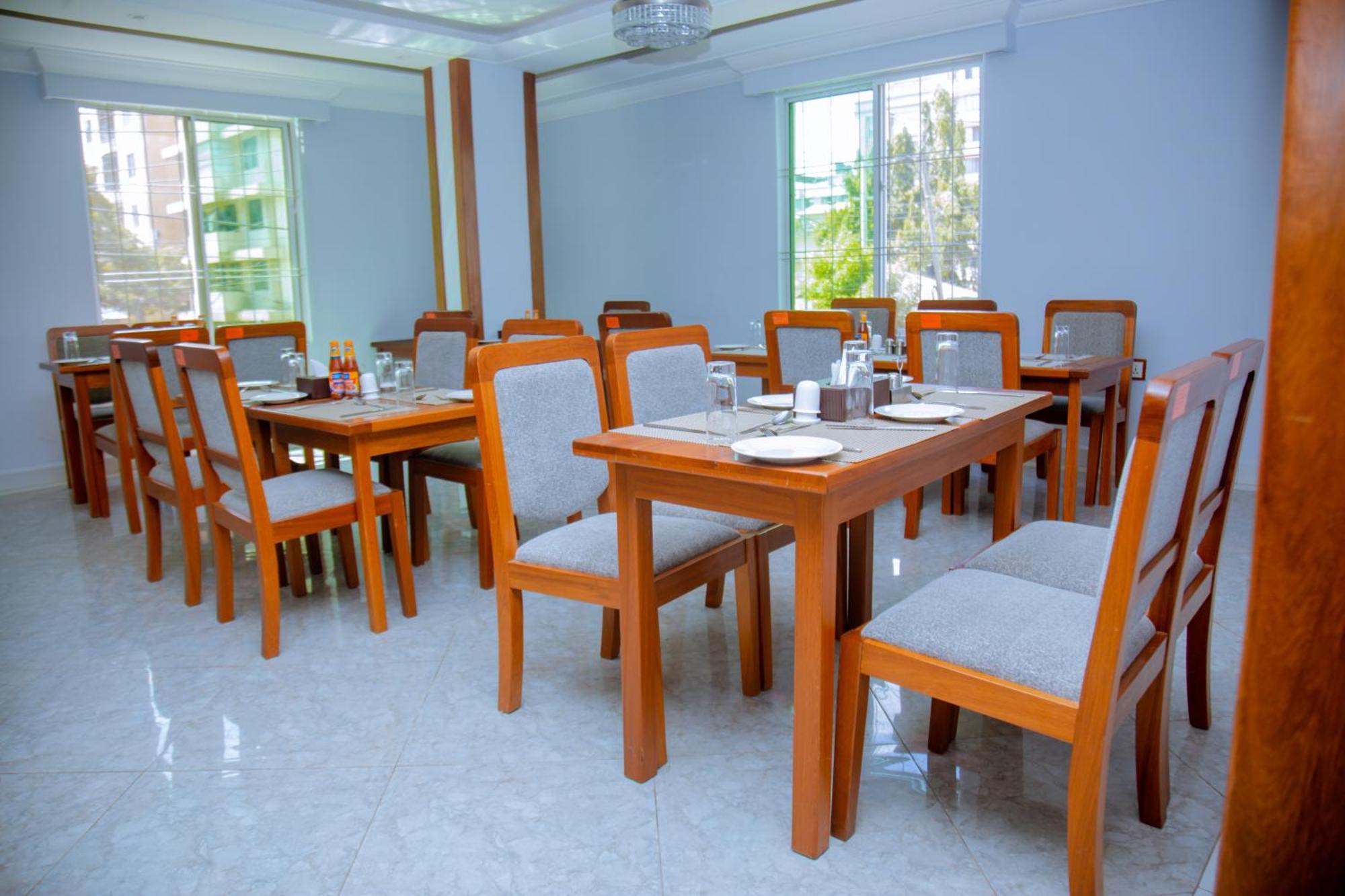 Hotel Rolax Dar es Salaam Exterior photo